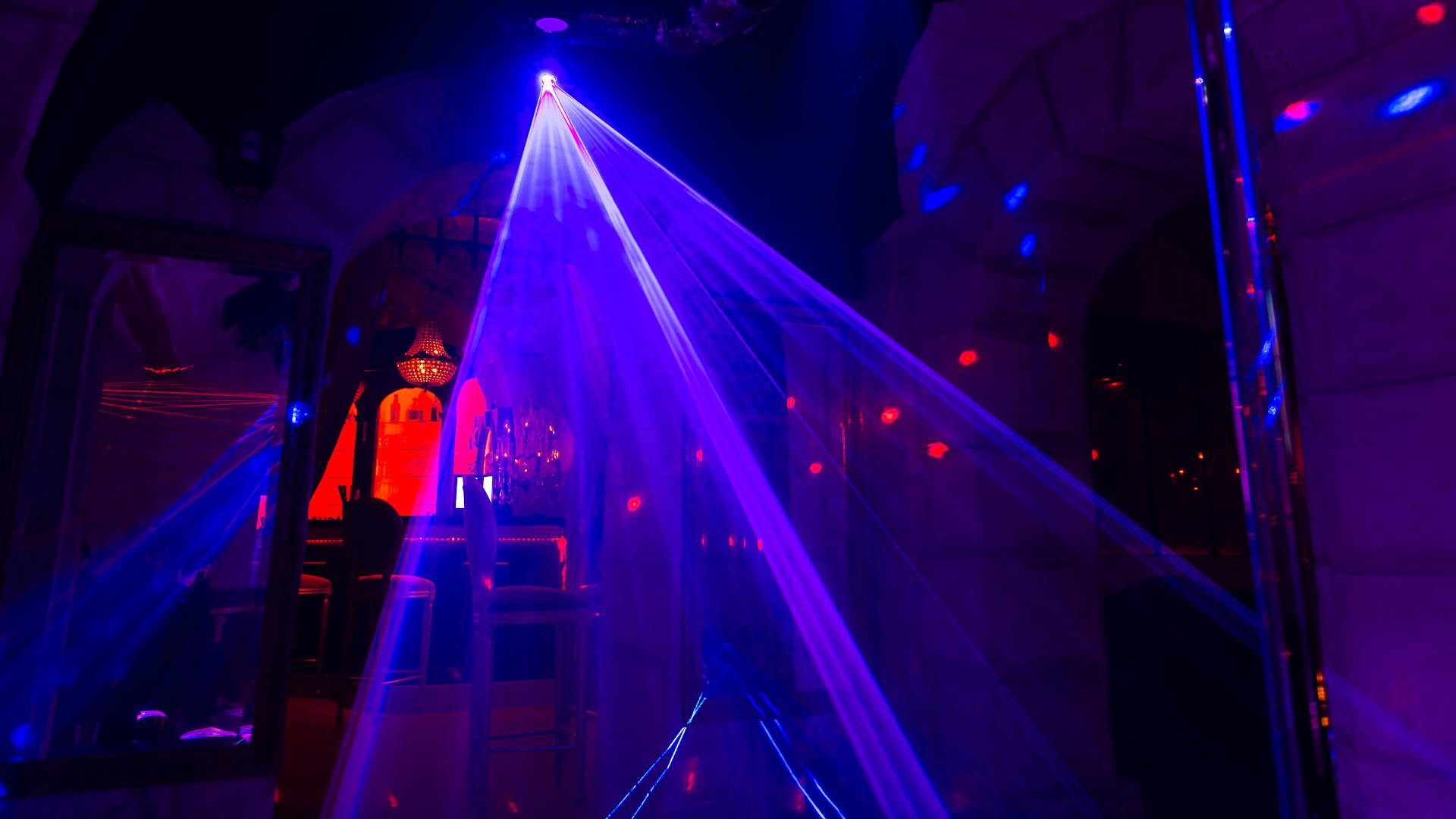 Taken Club - Swinger Club in Paris, France