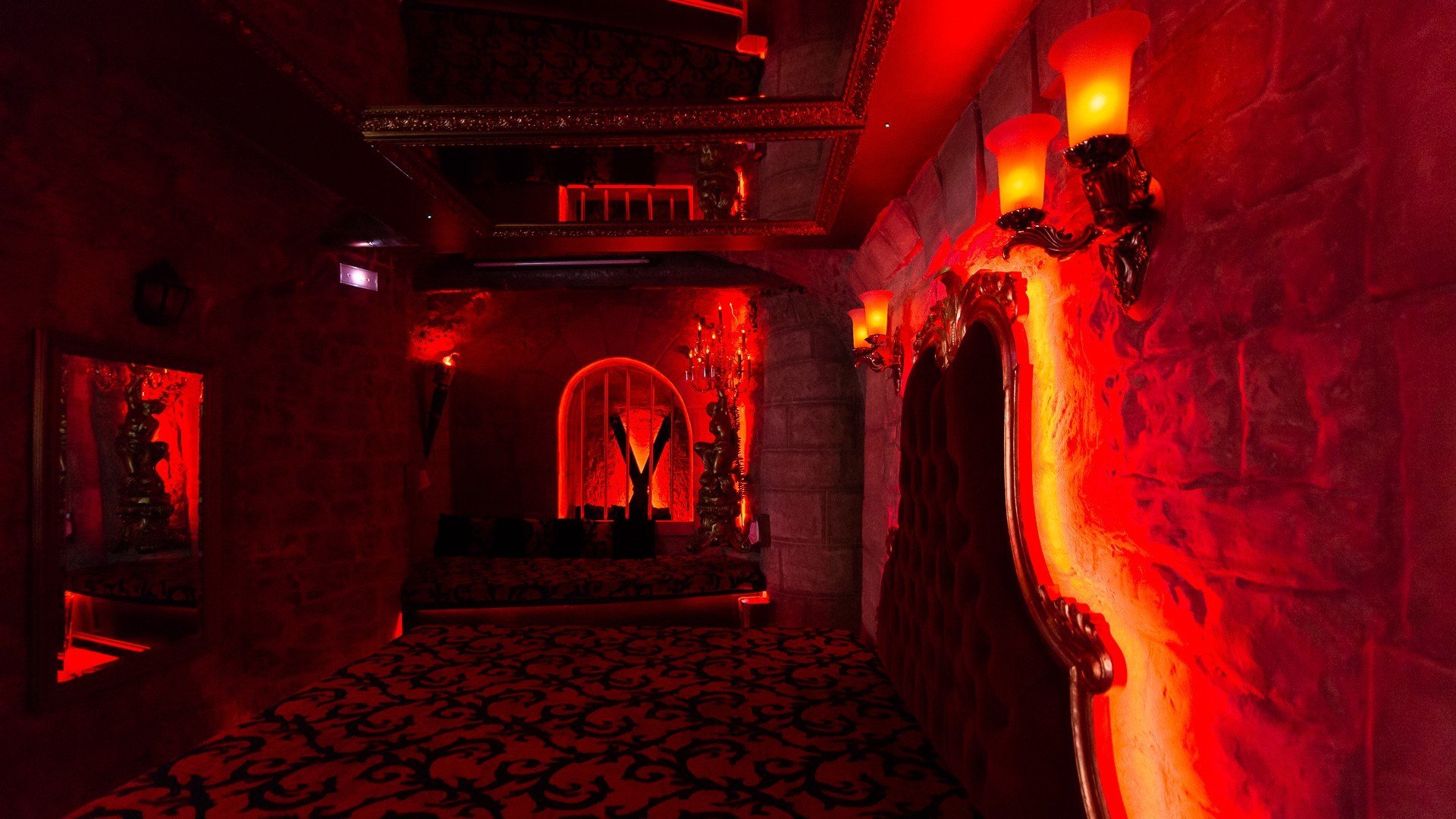 Taken Club - Swinger Club in Paris, France