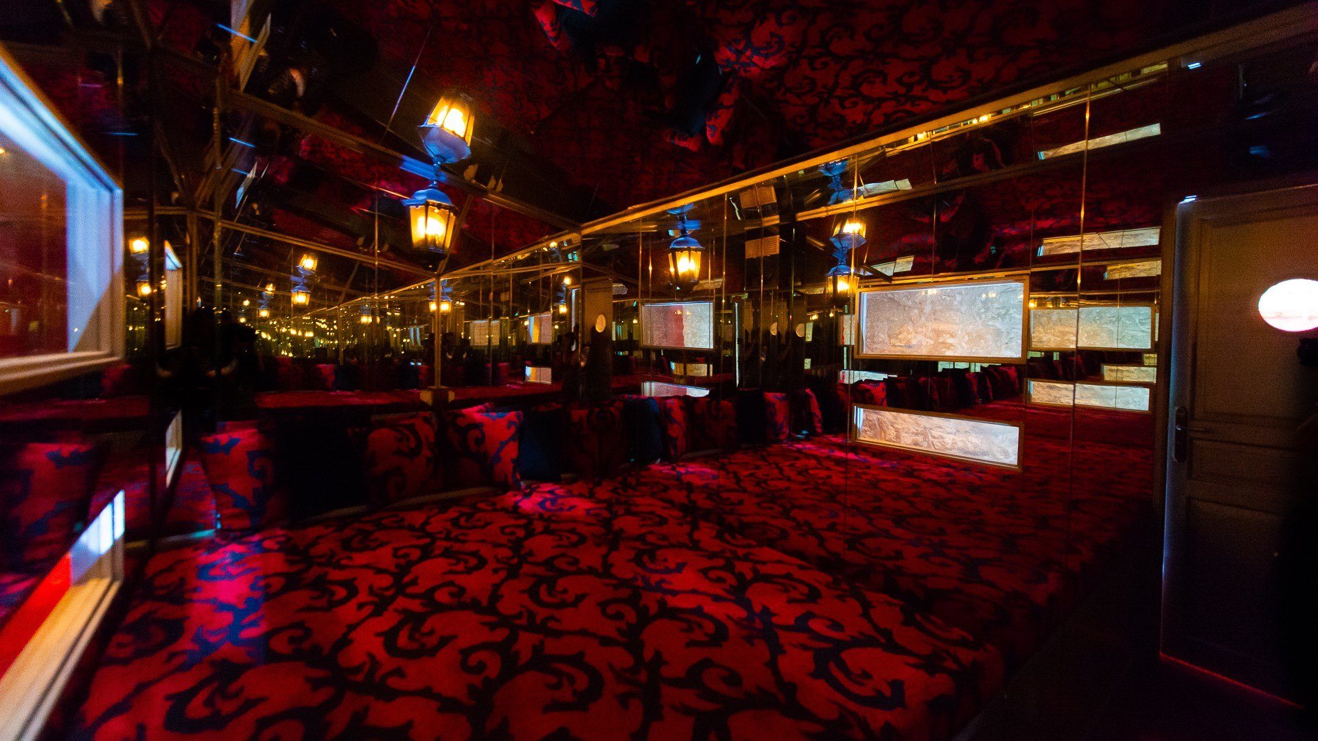 Taken Club - Swinger Club in Paris, France