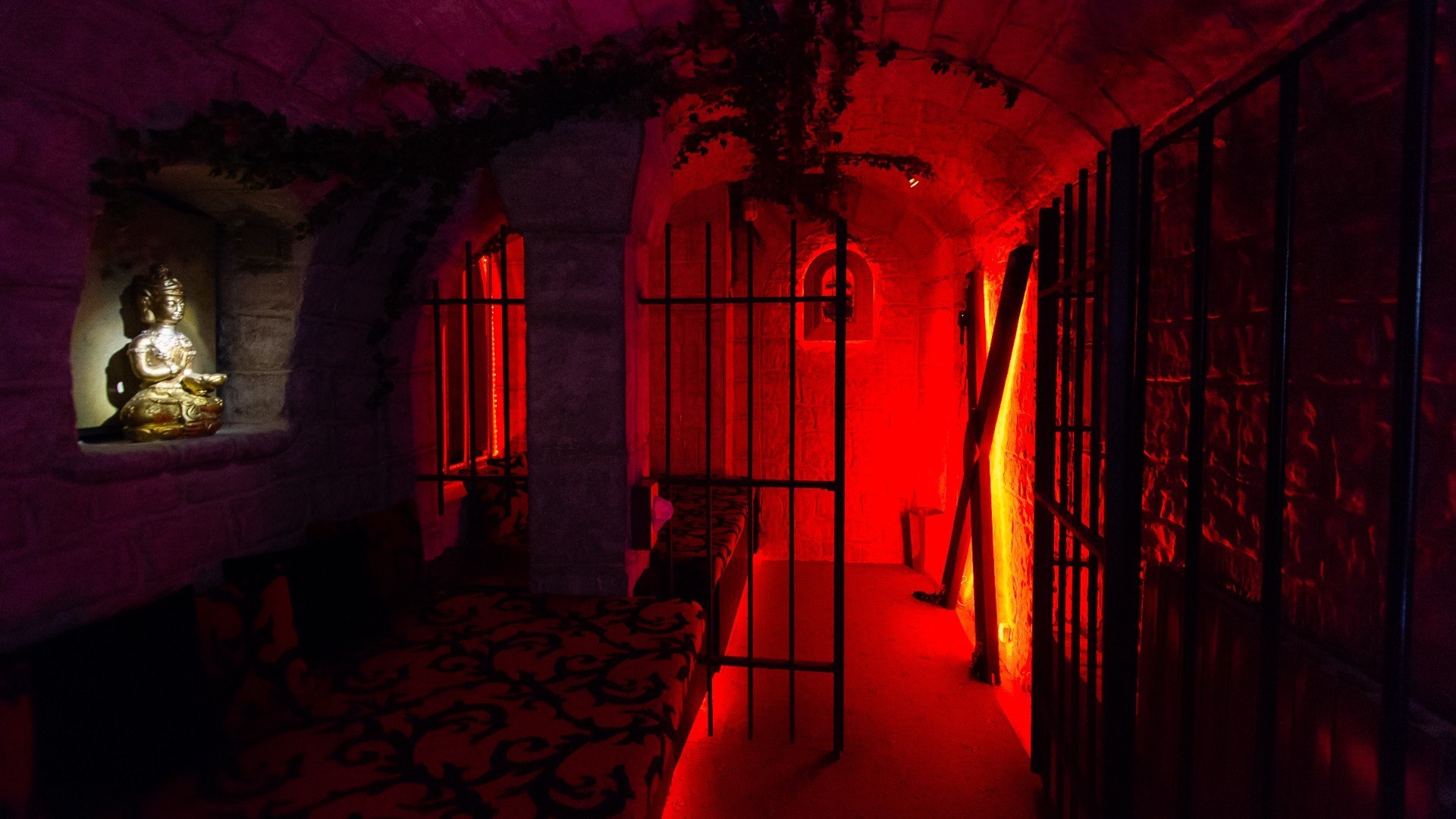 Taken Club - Swinger Club in Paris, France