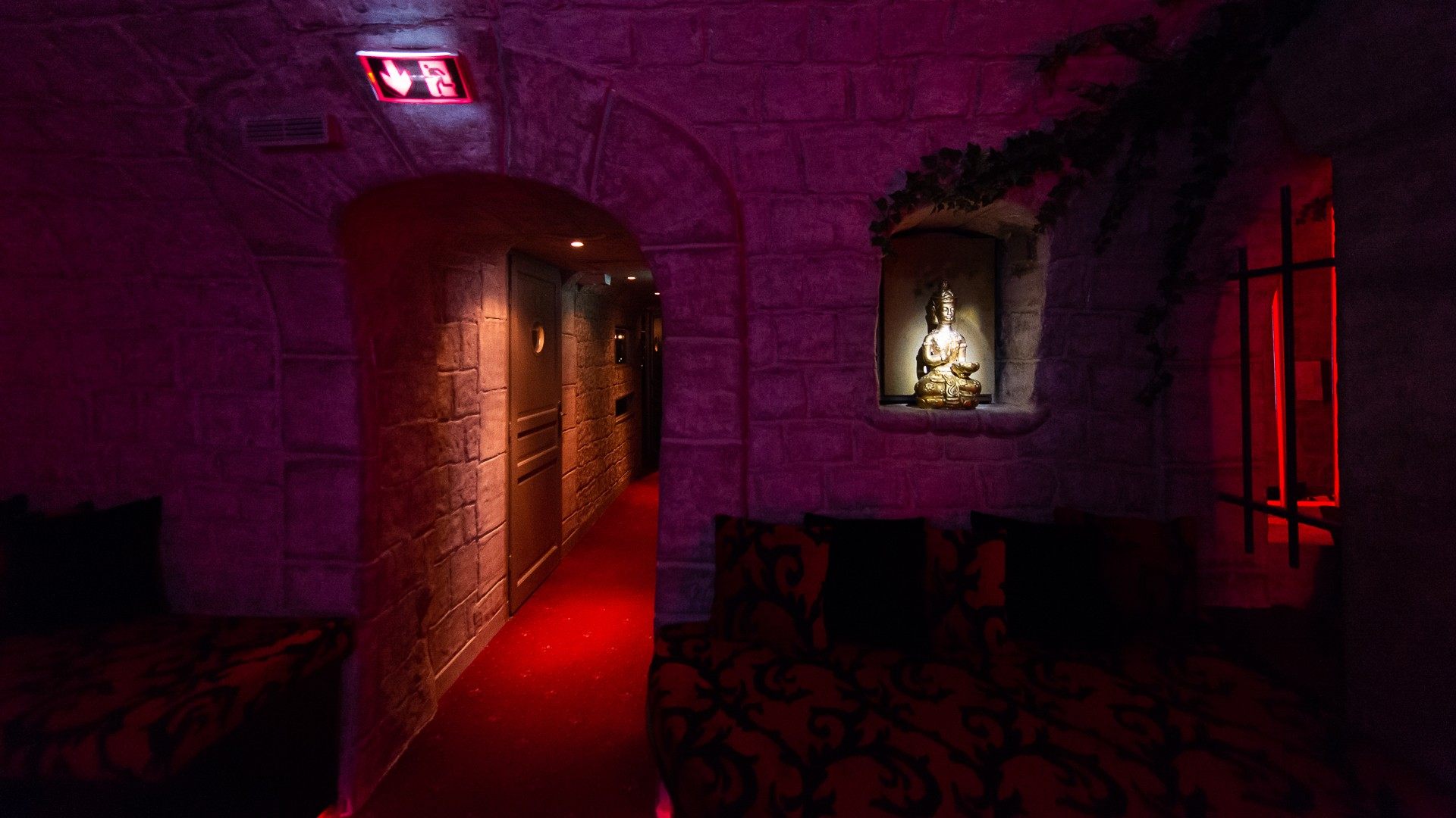Taken Club - Swinger Club in Paris, France