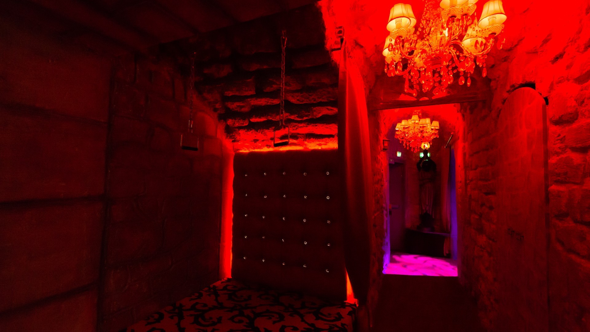 Taken Club - Swinger Club in Paris, France