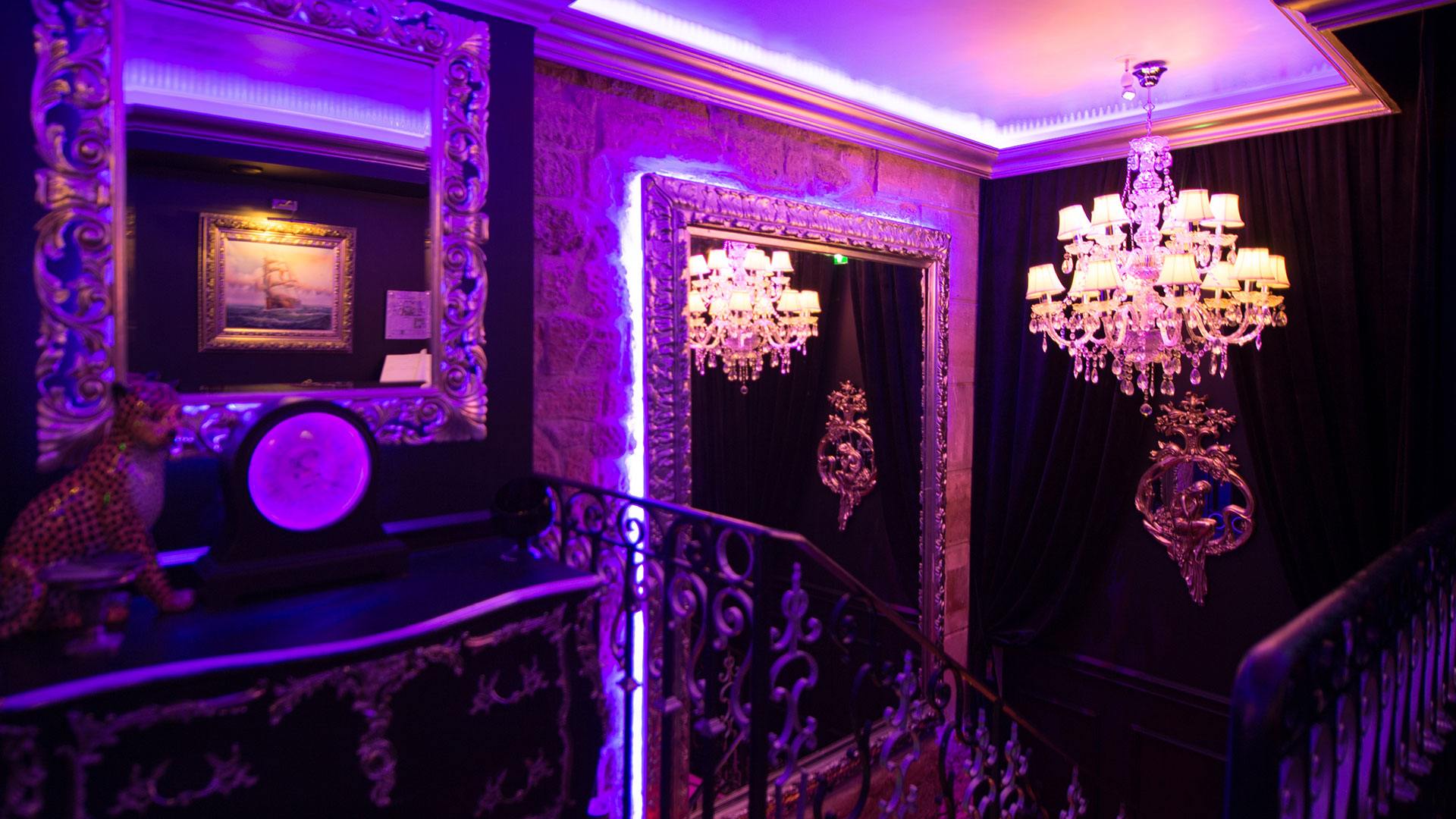Taken Club - Swinger Club in Paris, France