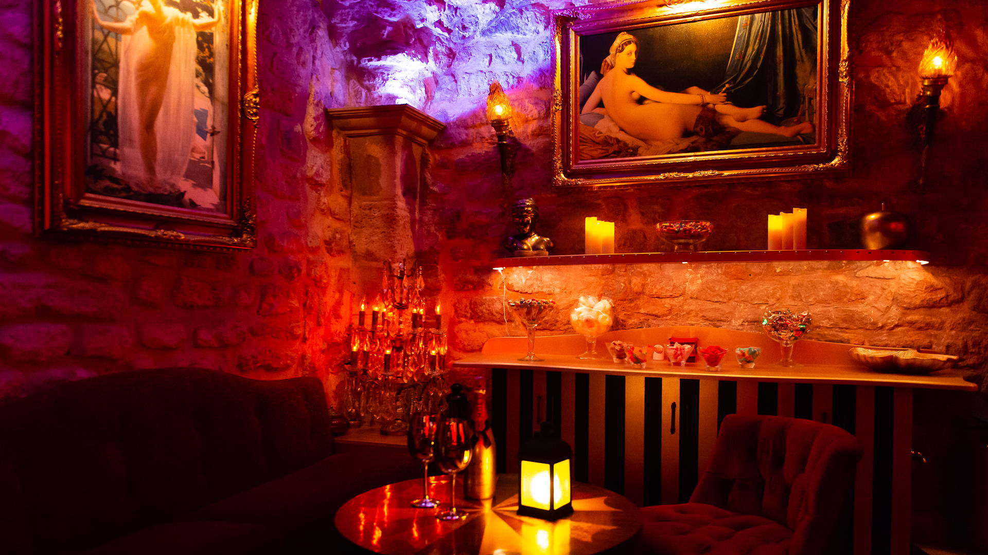 Taken Club - Swinger Club in Paris, France