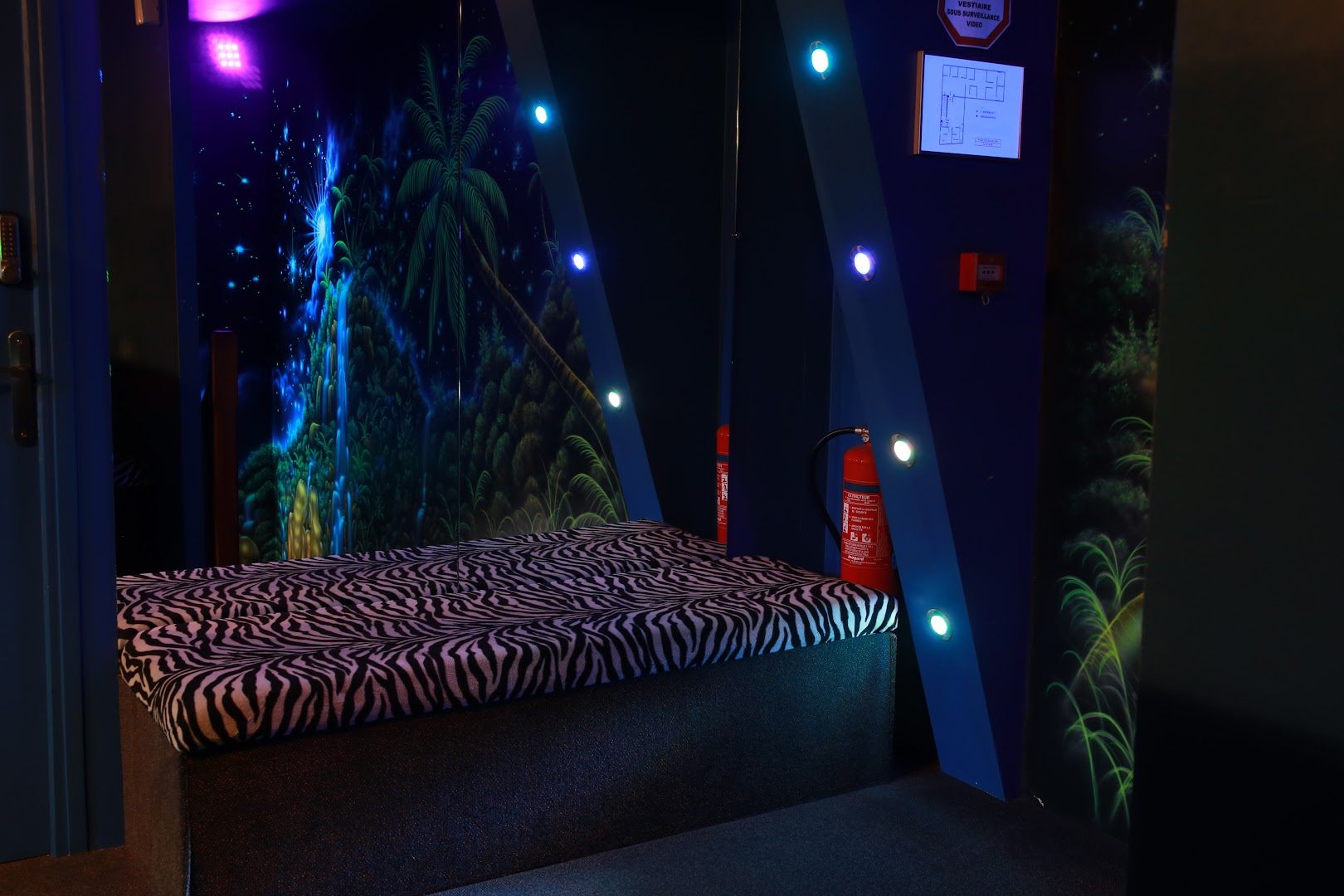 Club La Tentation - Nightclub in Premesques, France