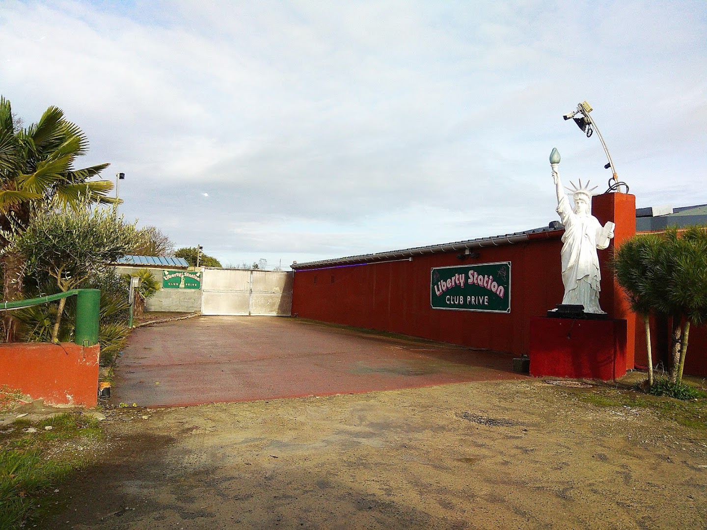 Le Liberty Station - Swinger Club in Prinquiau, France