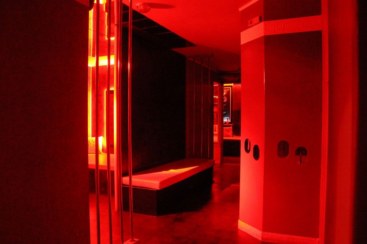 Hot Club - Swinger Club in Roqueseriere, France
