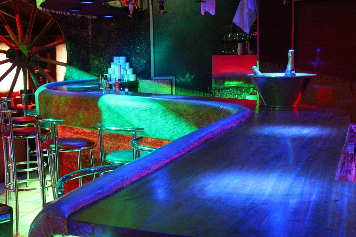 Hot Club - Swinger Club in Roqueseriere, France
