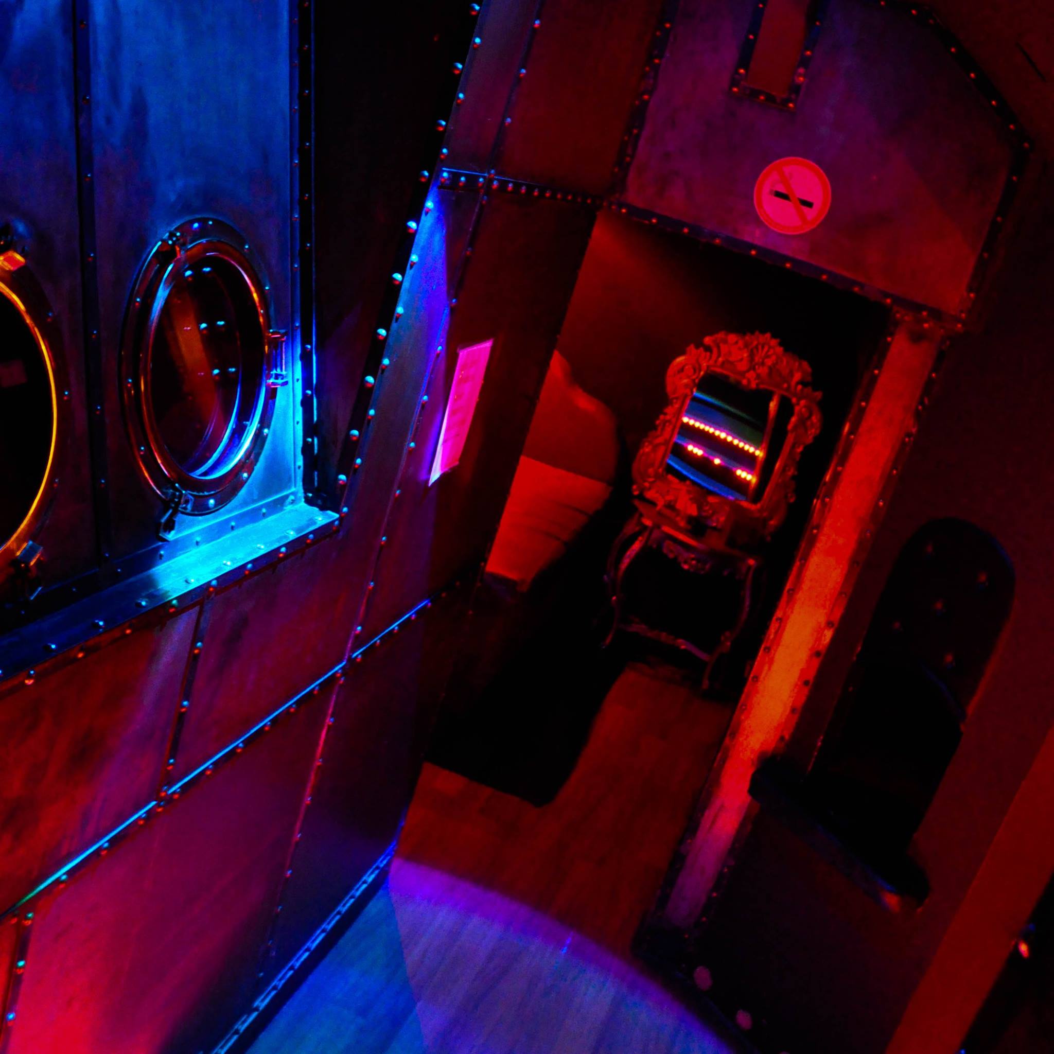Le Château Des Lys - Swinger Club in Rue, France
