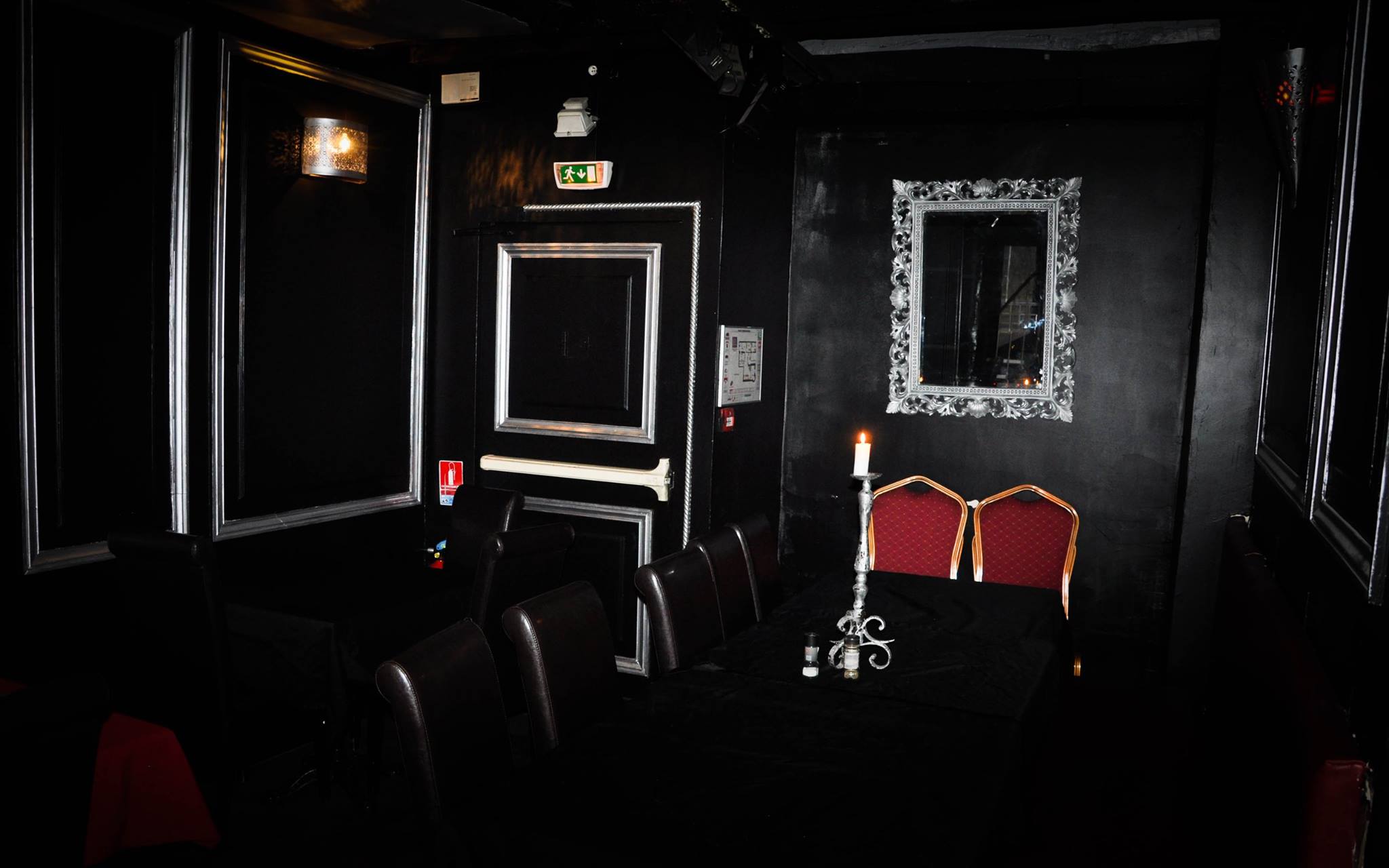 Le Château Des Lys - Swinger Club in Rue, France