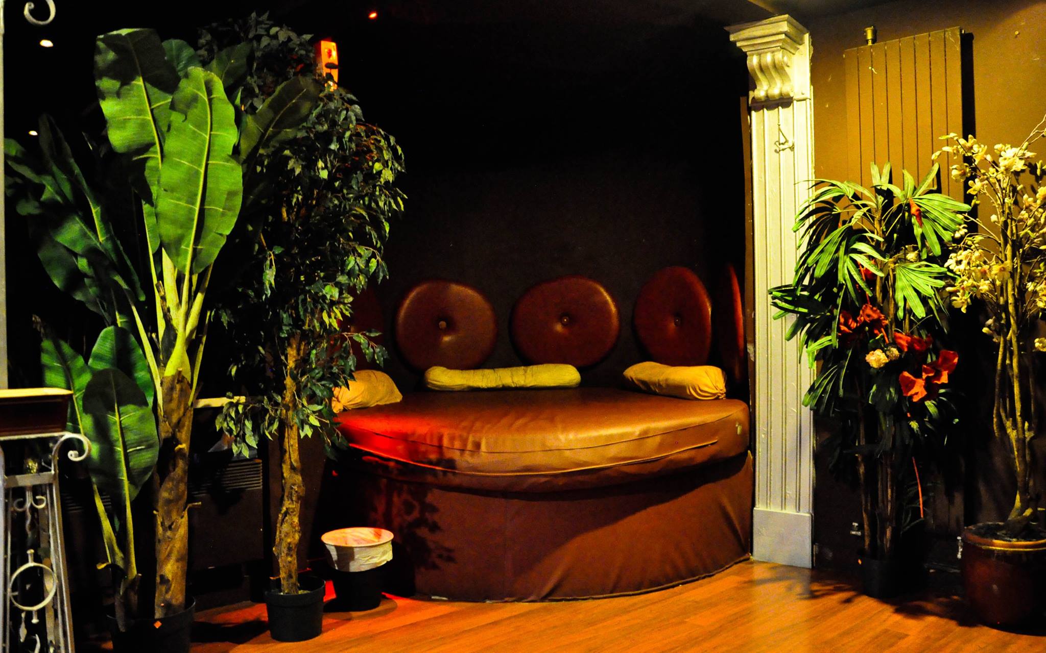 Le Château Des Lys - Swinger Club in Rue, France
