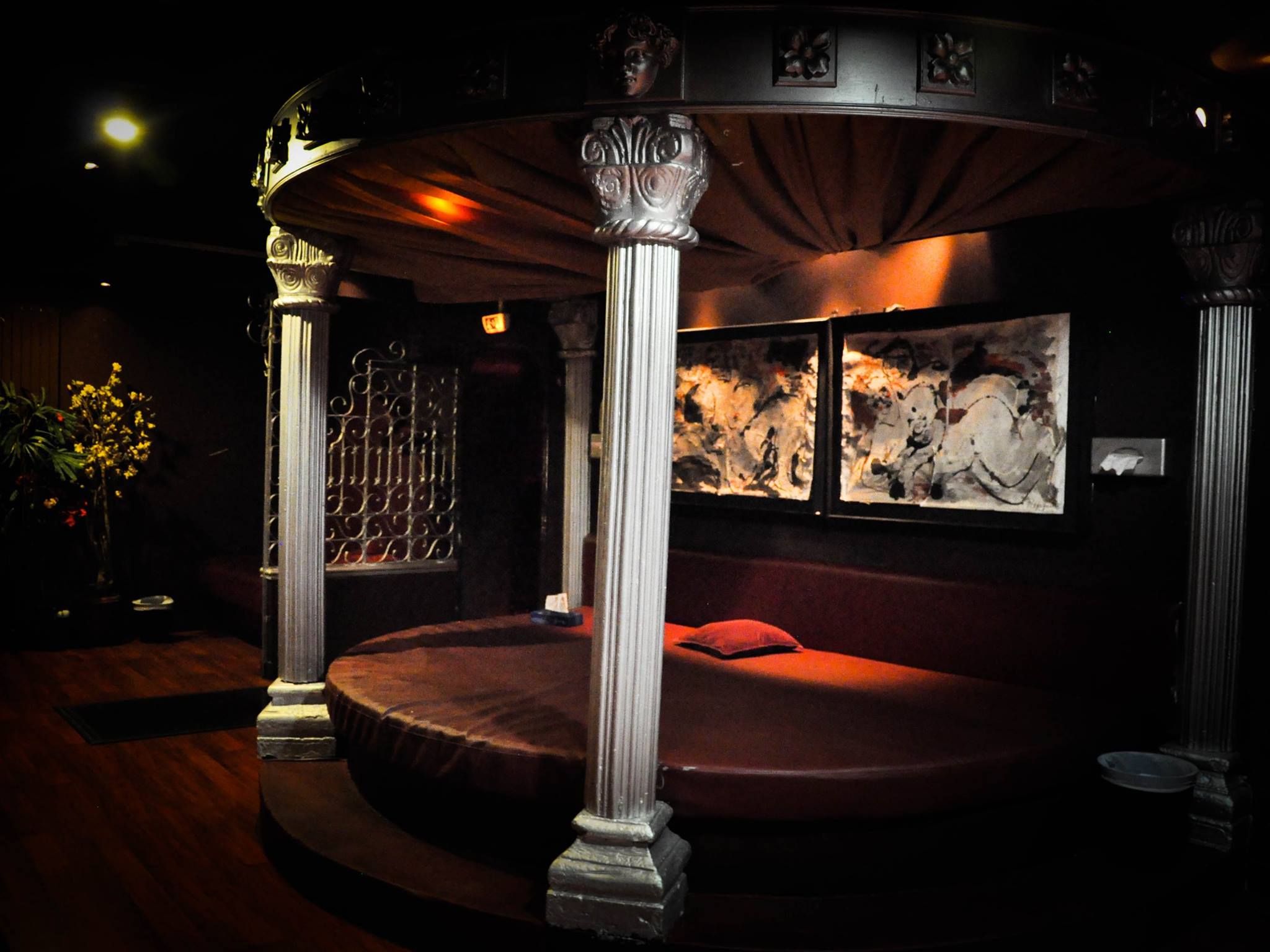 Le Château Des Lys - Swinger Club in Rue, France