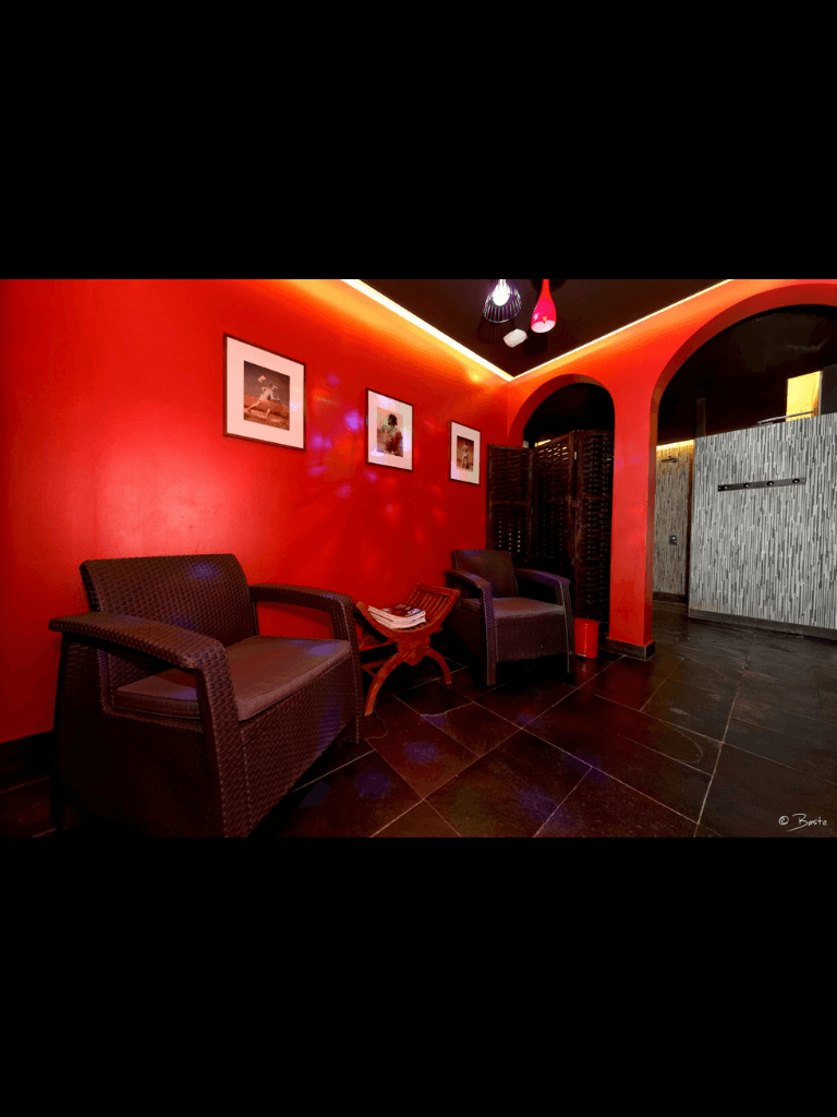 Sauna Club Bubbles - Swinger Club in Saint Denis, France