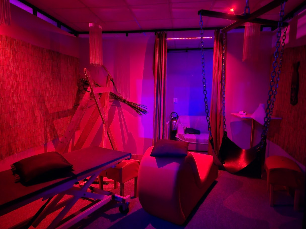 Le Delice - Swinger Club in Saint Laurent Des Vignes, France