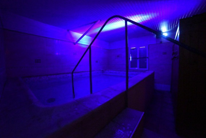 Le Delice - Swinger Club in Saint Laurent Des Vignes, France