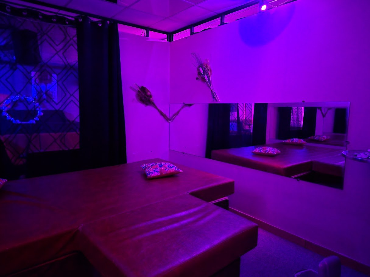 Le Delice - Swinger Club in Saint Laurent Des Vignes, France