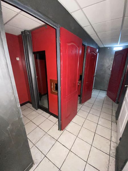 Sexshop Cassandre & Espace Libertin - Swinger Club in Saint Ouen L Aumone, France
