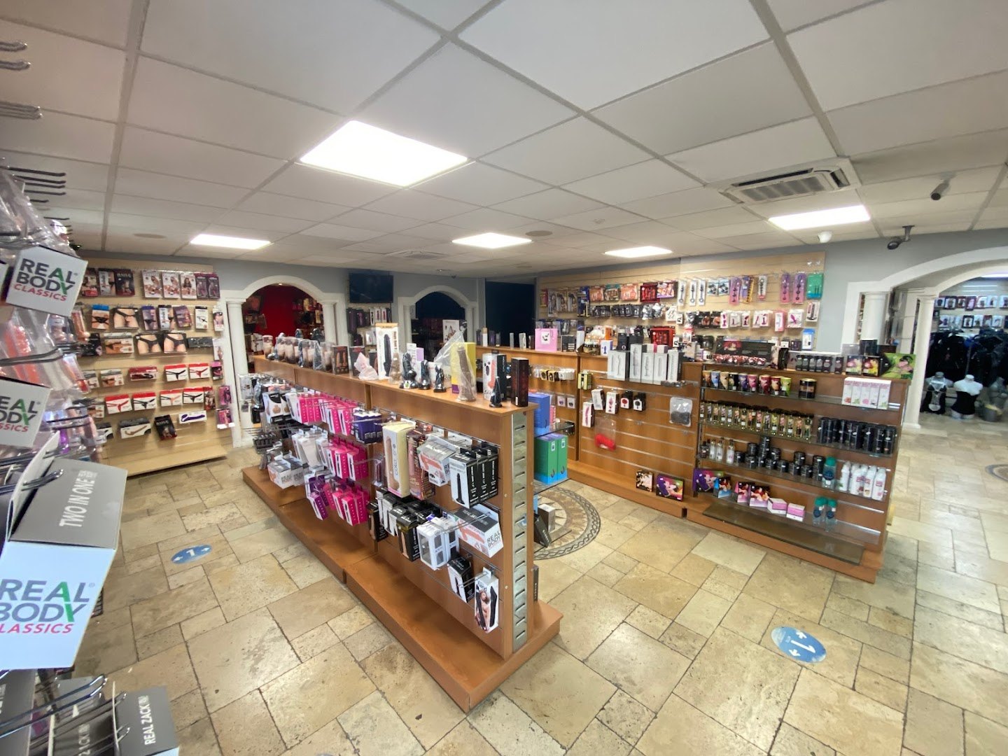 Sexshop Cassandre & Espace Libertin - Swinger Club in Saint Ouen L Aumone, France