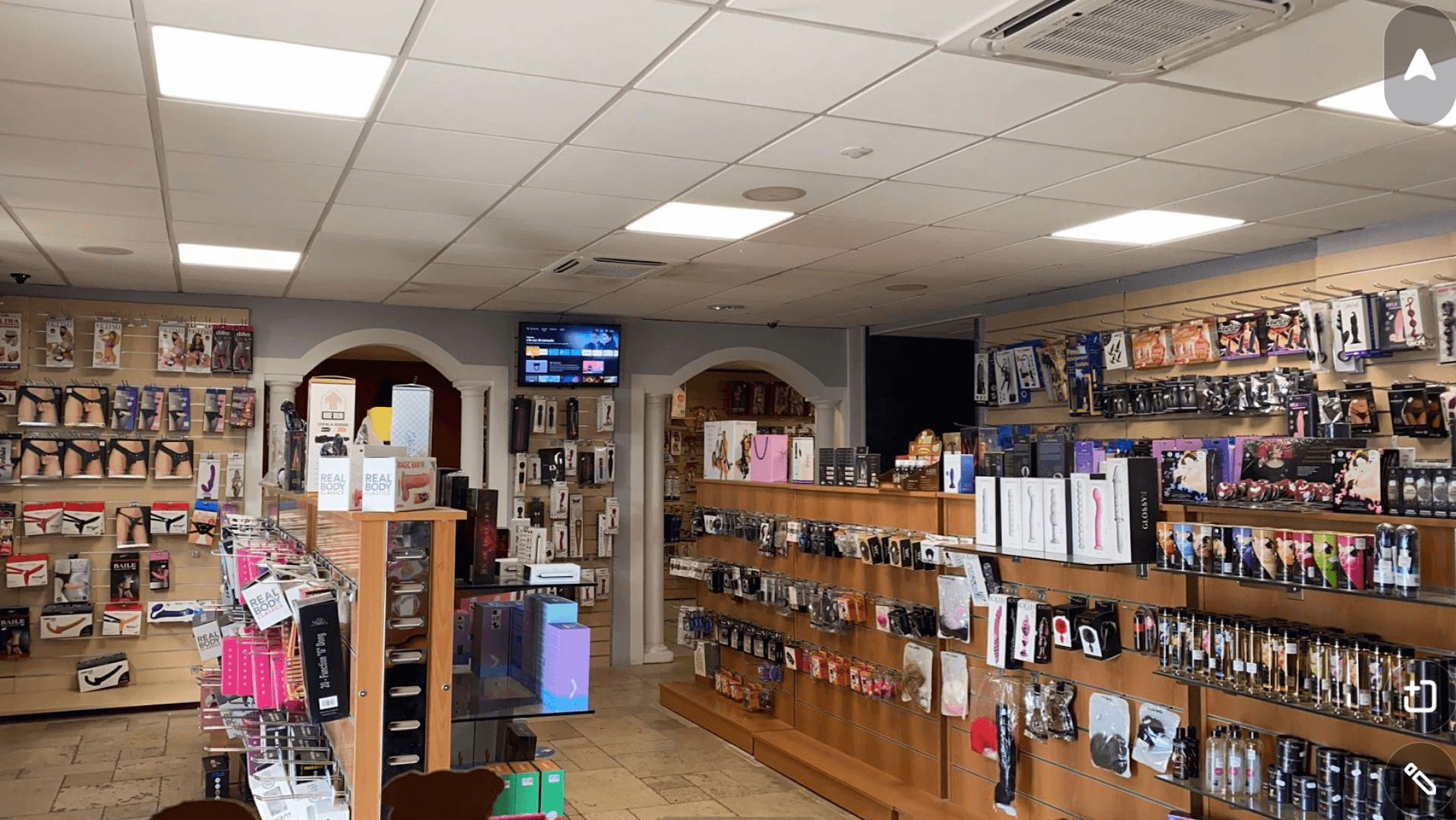 Sexshop Cassandre & Espace Libertin - Swinger Club in Saint Ouen L Aumone, France