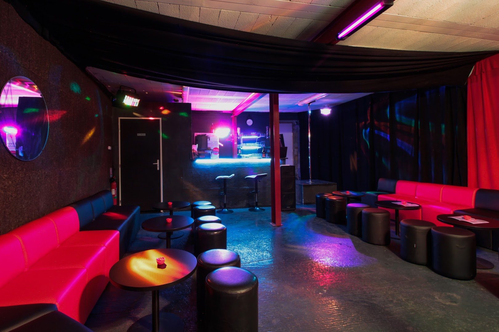 Camping Libertin Le Diamant Noir 4 étoiles - Swinger Club in Sainte Alvere, France