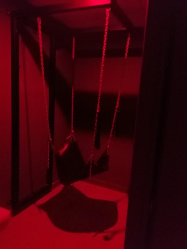 Keewee Séné ( Boutik-cruising-club / Sex-club-mixte ) - Swinger Club in Sene, France