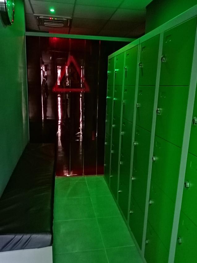 Keewee Séné ( Boutik-cruising-club / Sex-club-mixte ) - Swinger Club in Sene, France