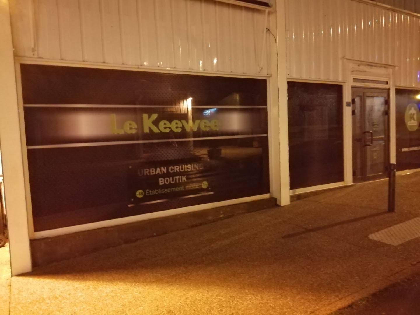 Keewee Séné ( Boutik-cruising-club / Sex-club-mixte ) - Swinger Club in Sene, France