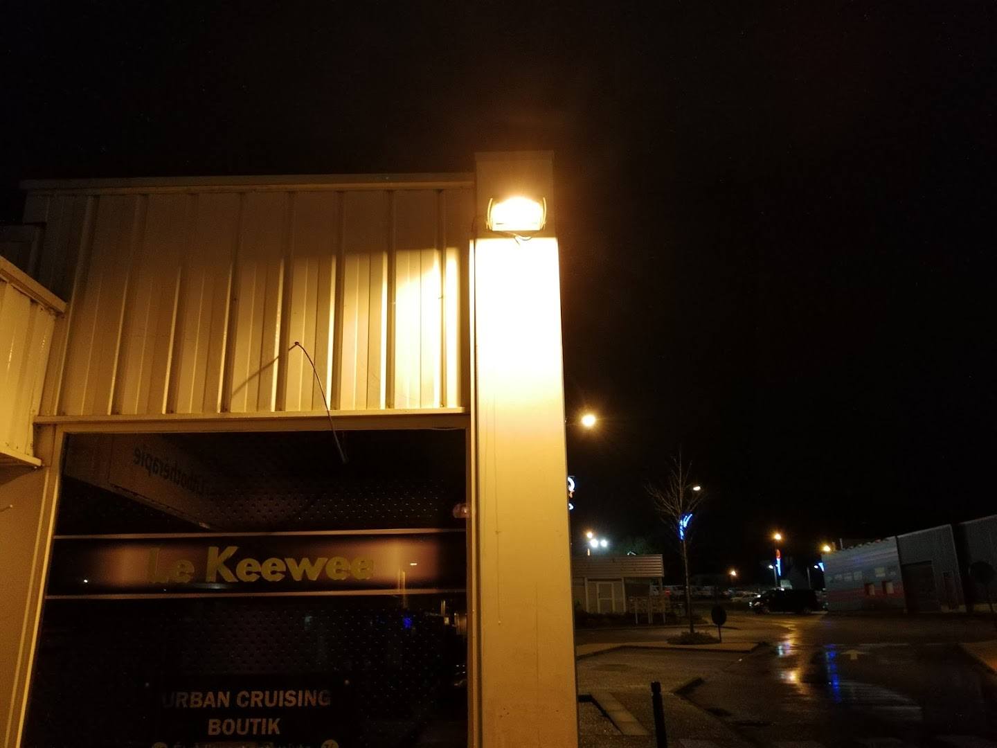 Keewee Séné ( Boutik-cruising-club / Sex-club-mixte ) - Swinger Club in Sene, France