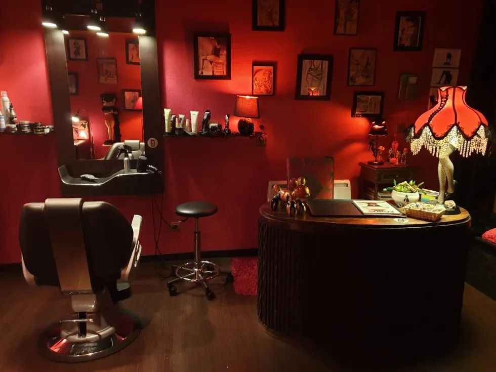 Sensual Hair - Erotic Massage in Toulouse, France