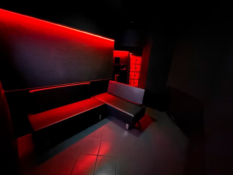 Red Cruising - L'ultime Sex Club - Swinger Club in Toulouse, France