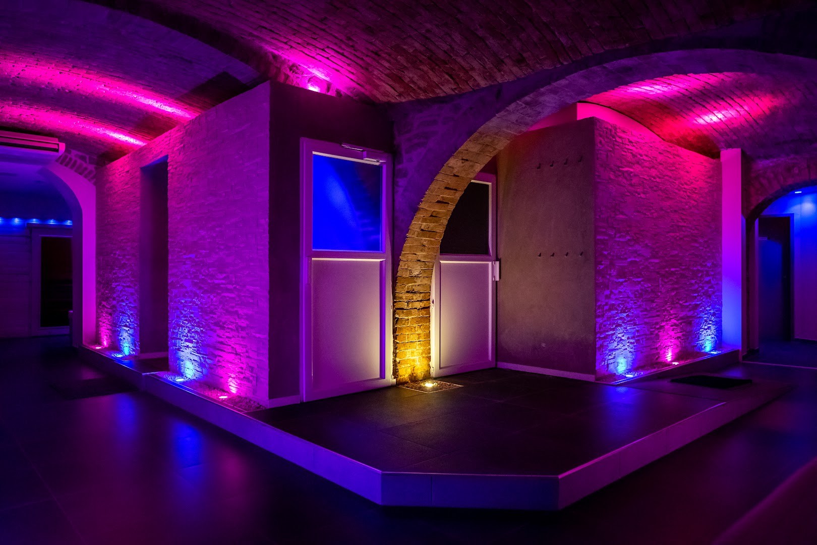 La Plume Du Phénix - Swinger Club in Valence, France