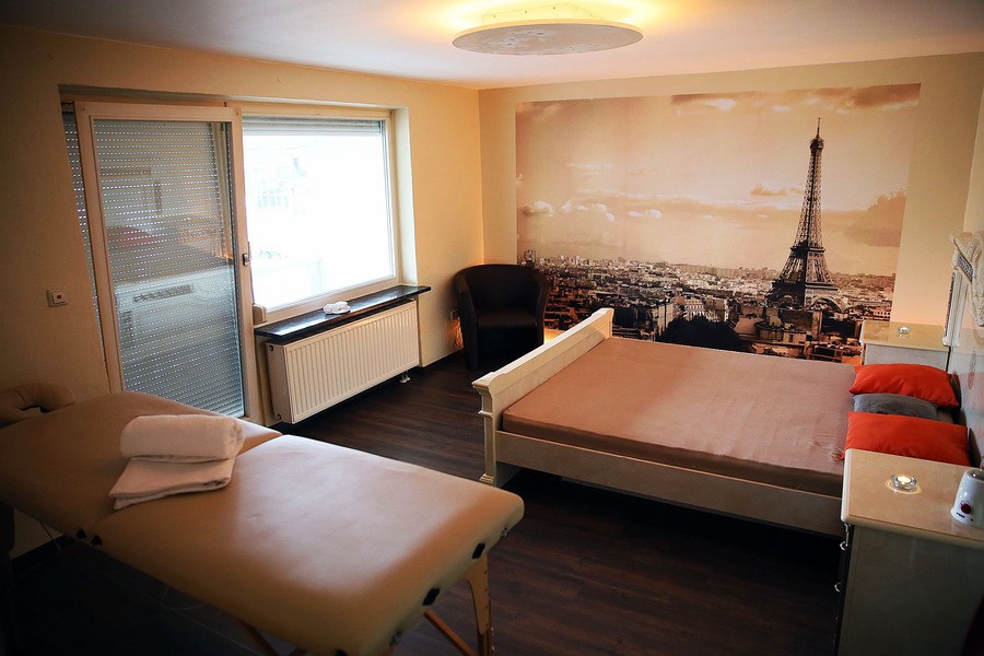 Erotik Palast Augsburg - Erotic Massage in Augsburg, Germany