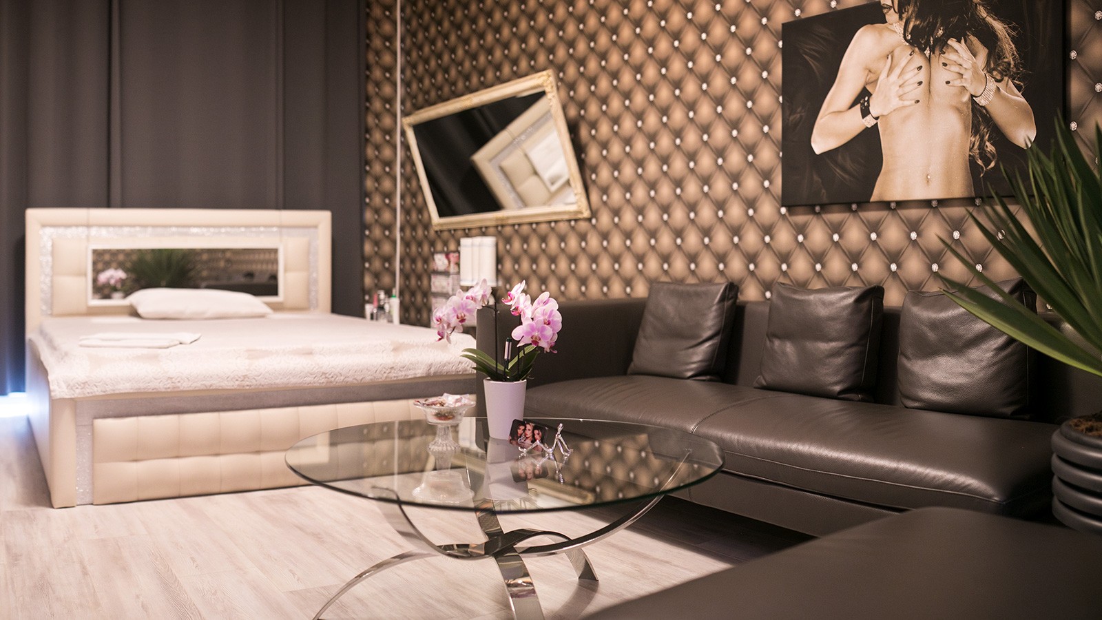 Ekstase Massagesalon - Erotische Massage Berlin - Erotic Massage in Berlin, Germany