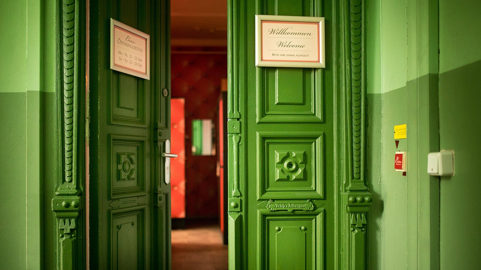 Ekstase Massagesalon - Erotische Massage Berlin - Erotic Massage in Berlin, Germany