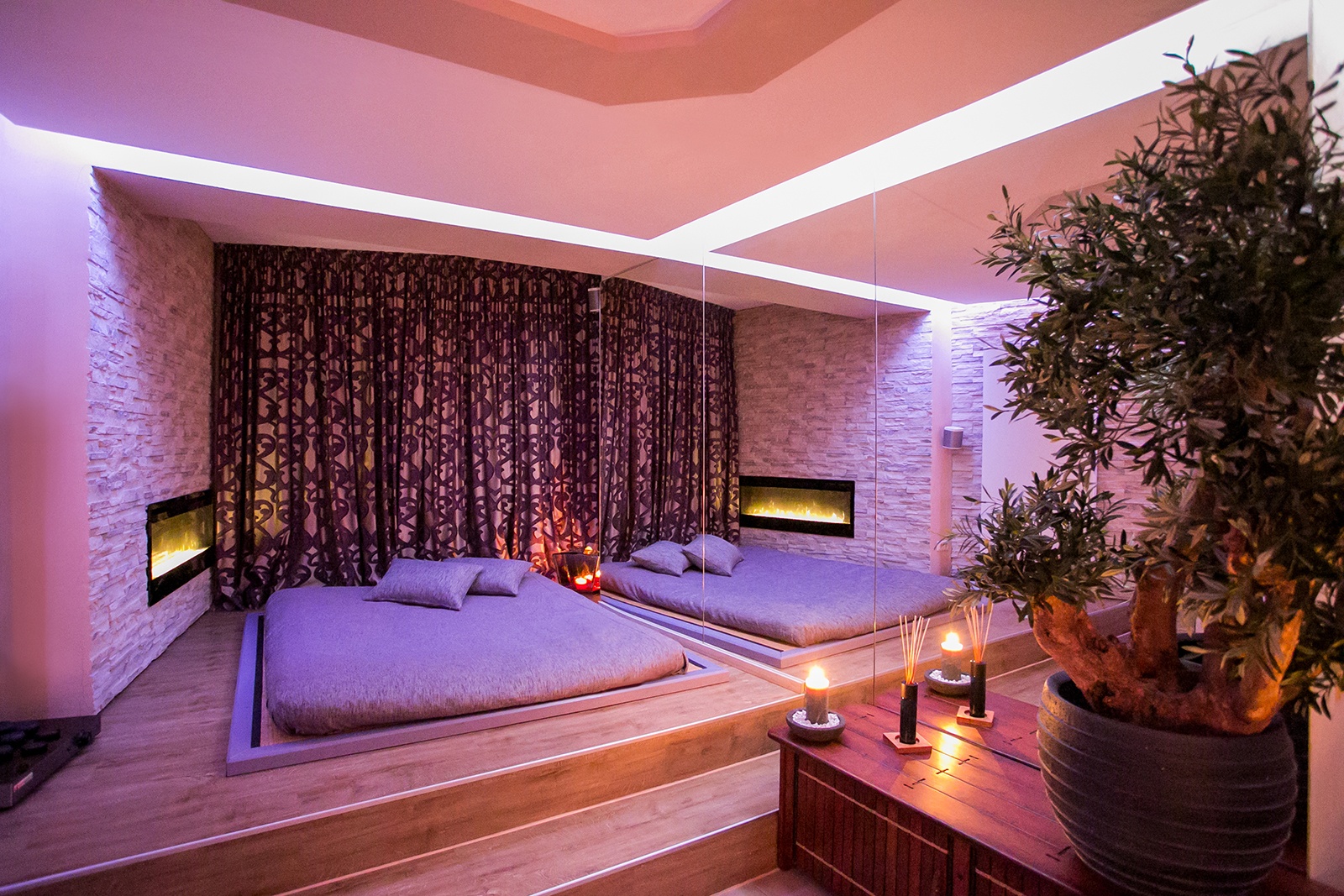 Paris No. 5 - Erotic Massage in Berlin, Germany