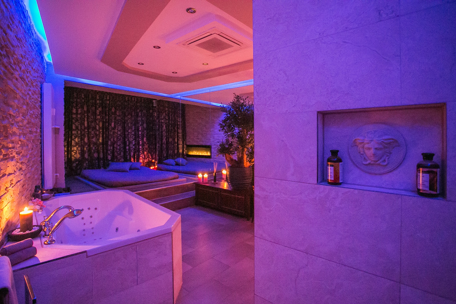 Paris No. 5 - Erotic Massage in Berlin, Germany