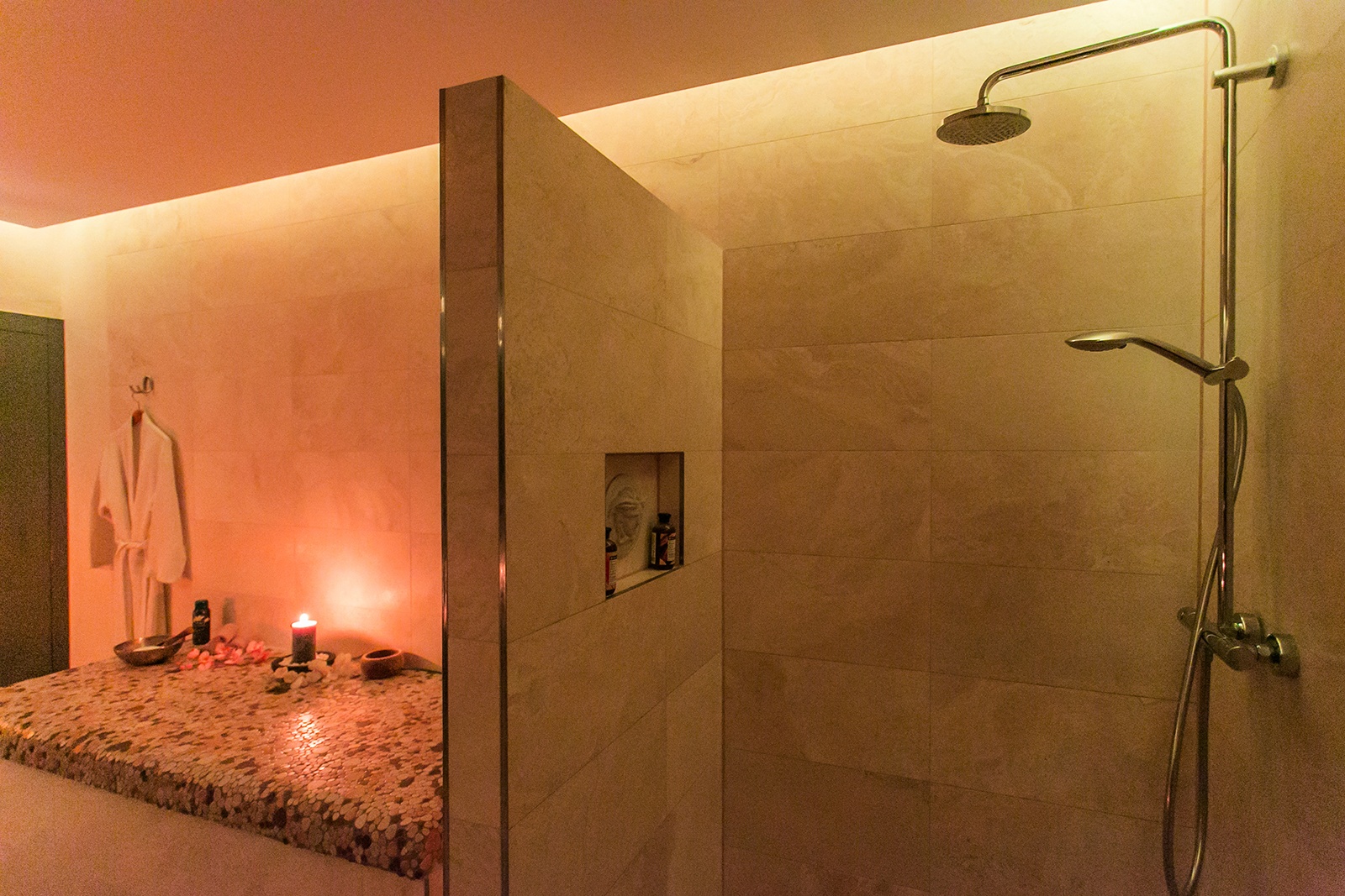Paris No. 5 - Erotic Massage in Berlin, Germany