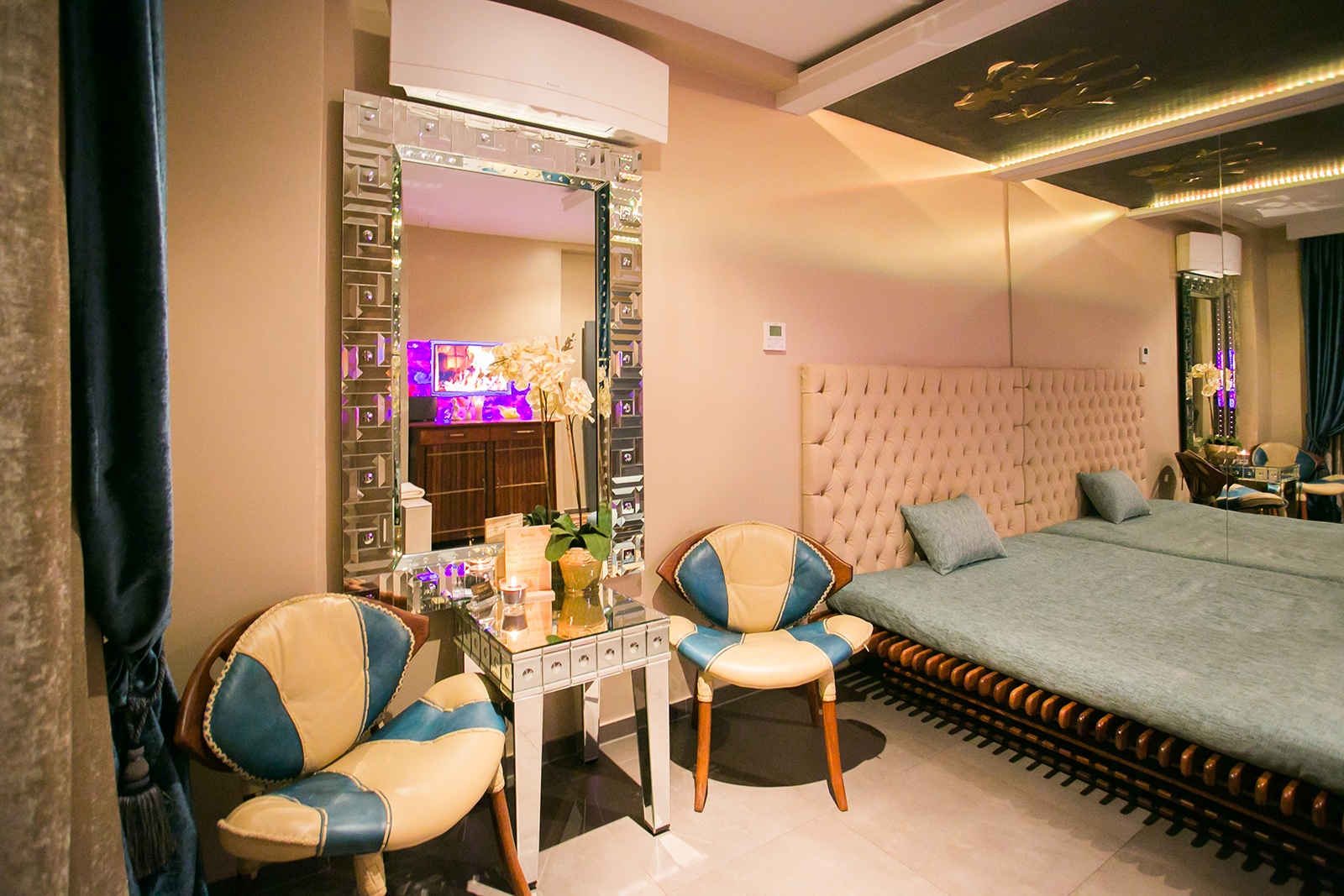 Paris No. 5 - Erotic Massage in Berlin, Germany