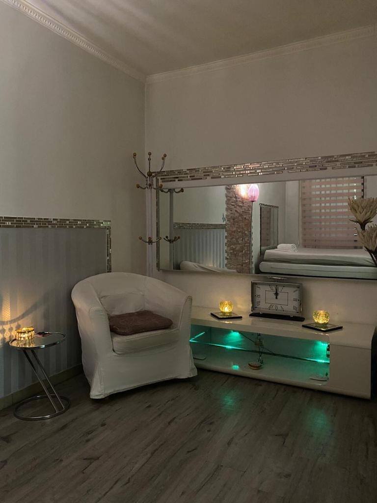 Tantra Wellness Massagen - Erotic Massage in Berlin, Germany