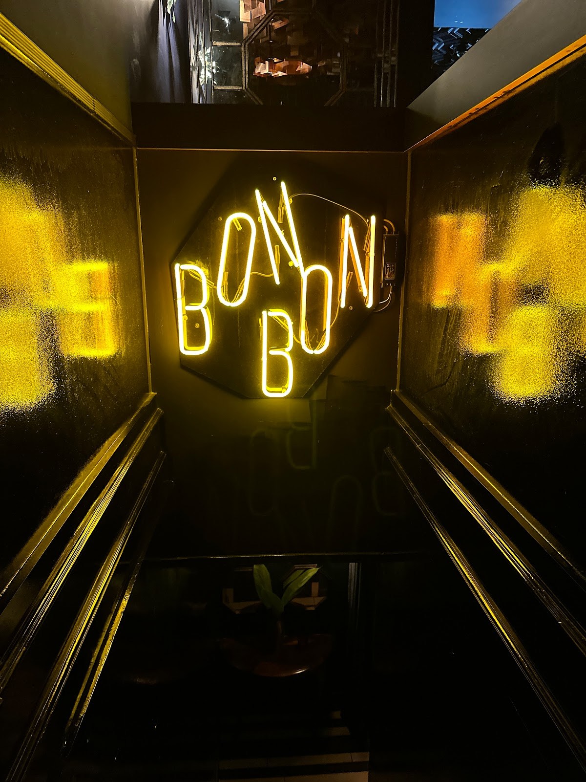 Bonbon Bar Berlin - Nightclub in Berlin, Germany