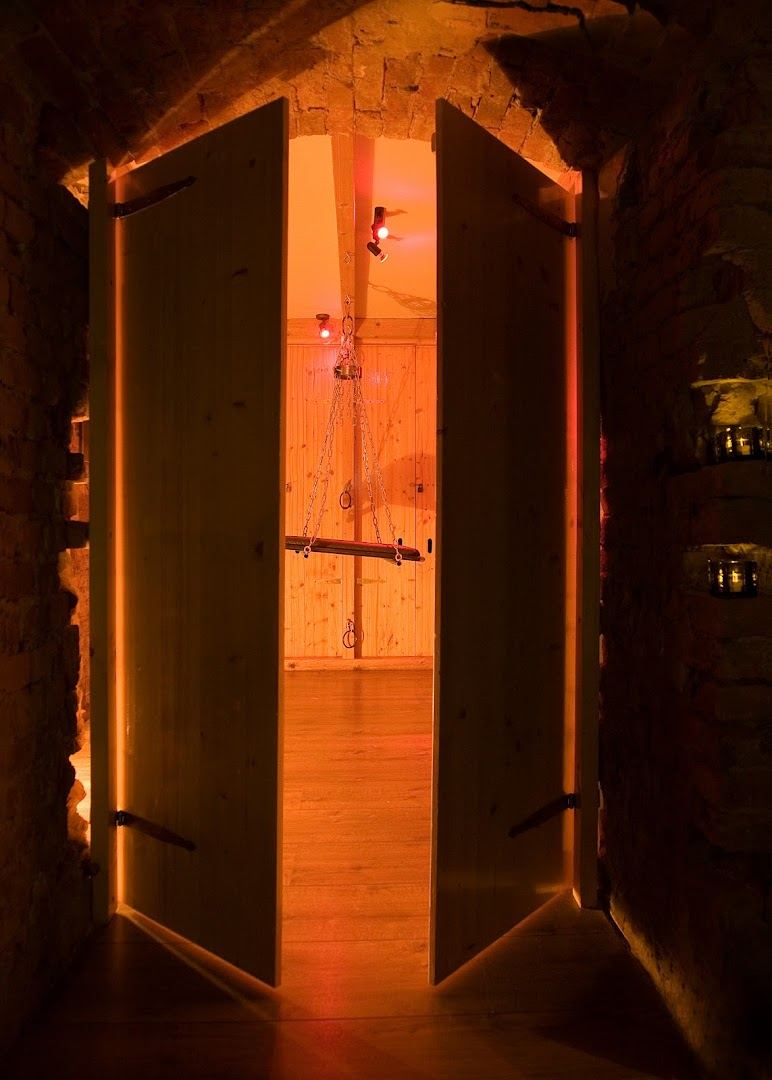 Shibari Bar - Nightclub in Berlin, Germany