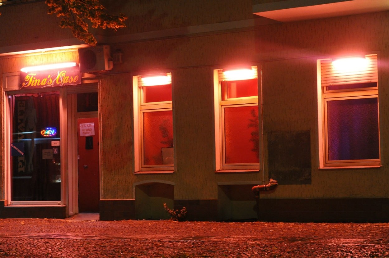 Tinas Oase (Sexkino - Erotikbar) - Swinger Club in Berlin, Germany