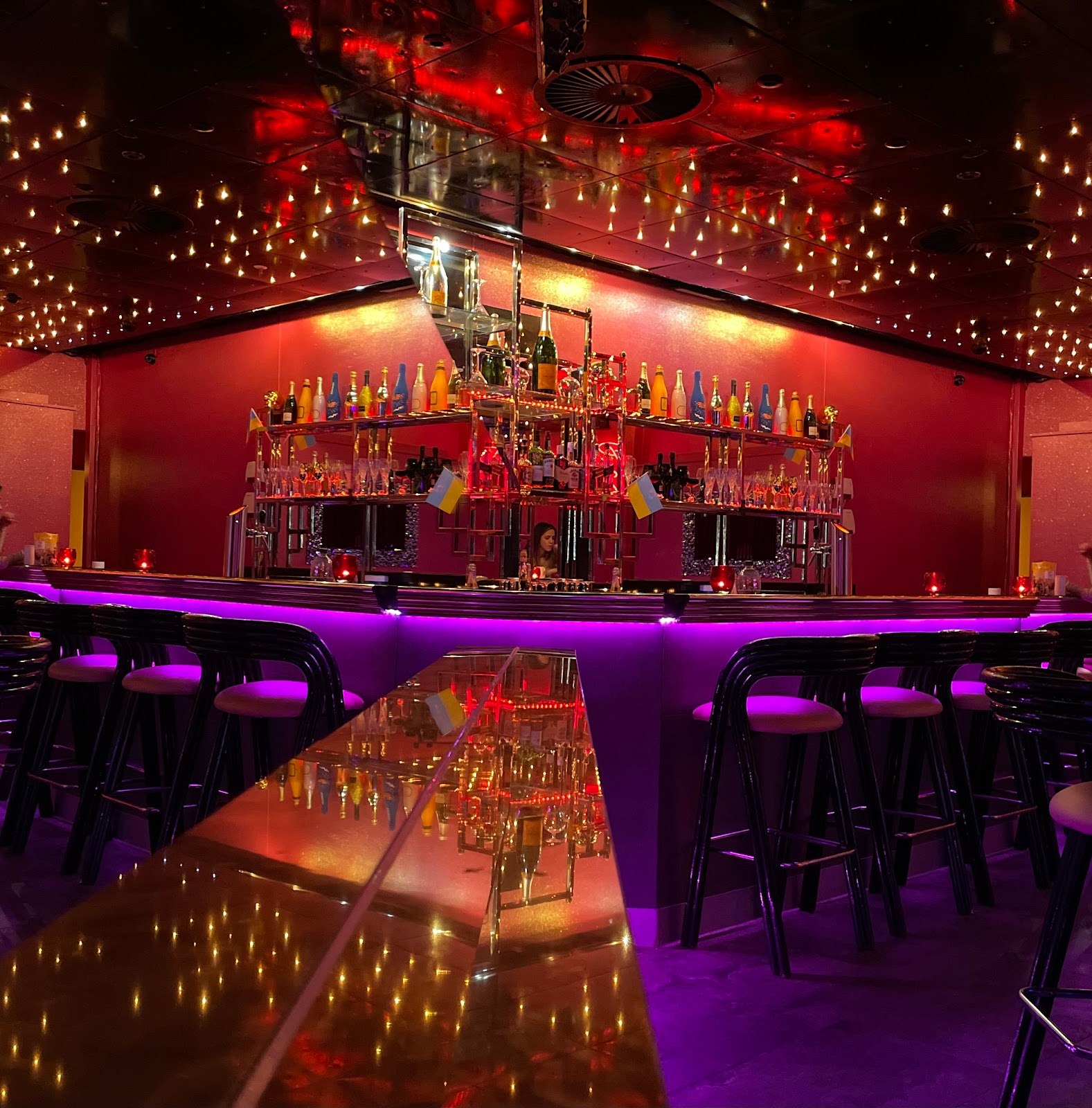 Beverly Bar Bremen - Nightclub in Bremen, Germany