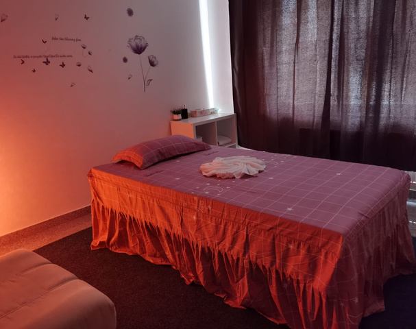 Tang Yun Chinesische Massage - Erotic Massage in Bruhl, Germany