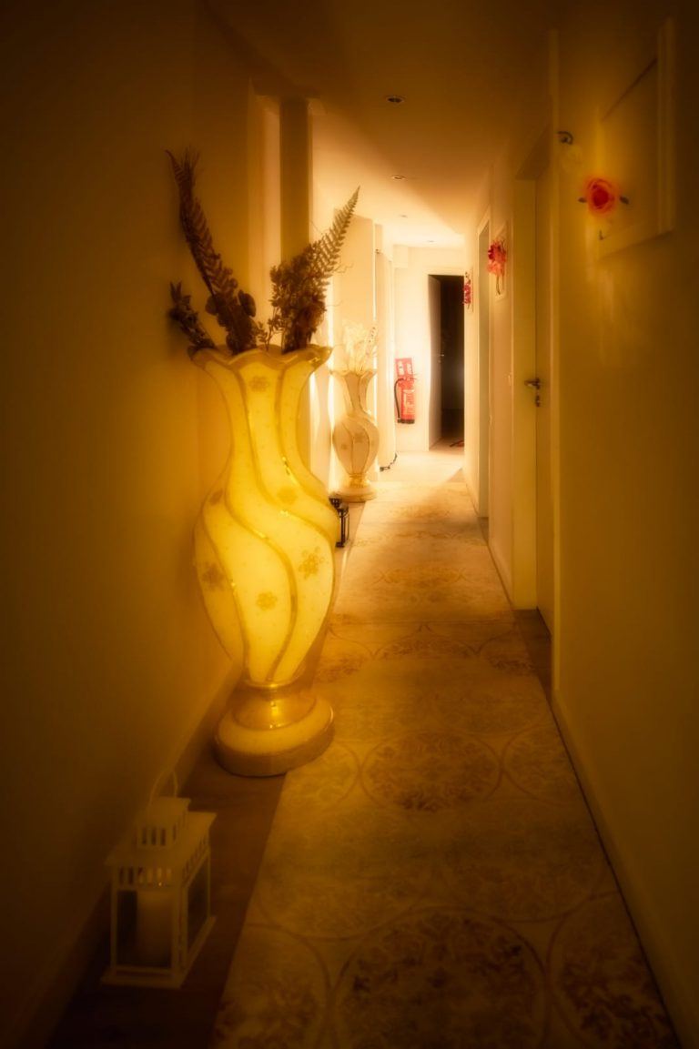 Tantra Kaschmir Massage - Erotic Massage in Cologne, Germany