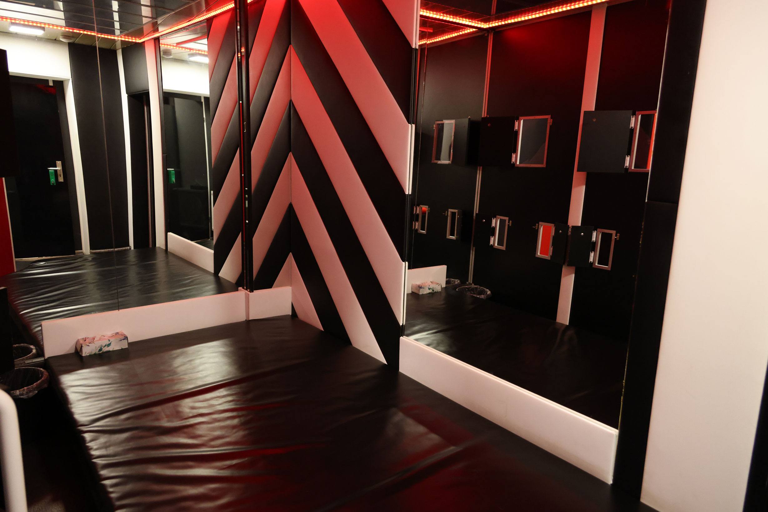 Kino Hole - Swinger Club in Cologne, Germany