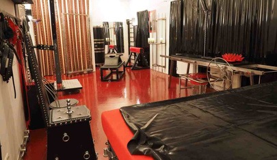 Bizarr- Und Heavy Rubber Studio Herrin Roxana - Brothel in Dachau, Germany