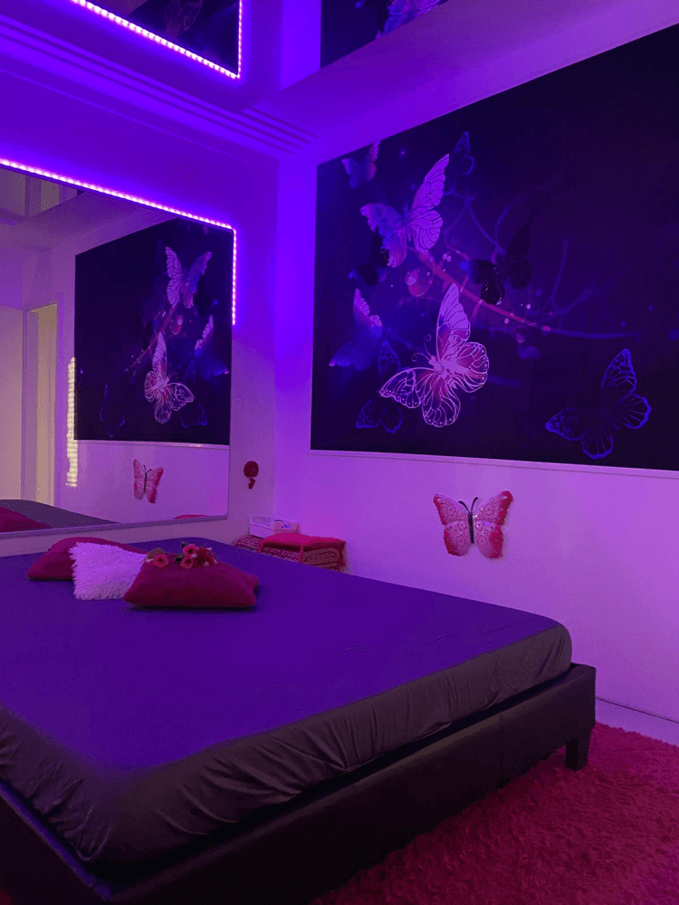 Friends By Michelle - Erotic Massage in Dietzenbach, Germany