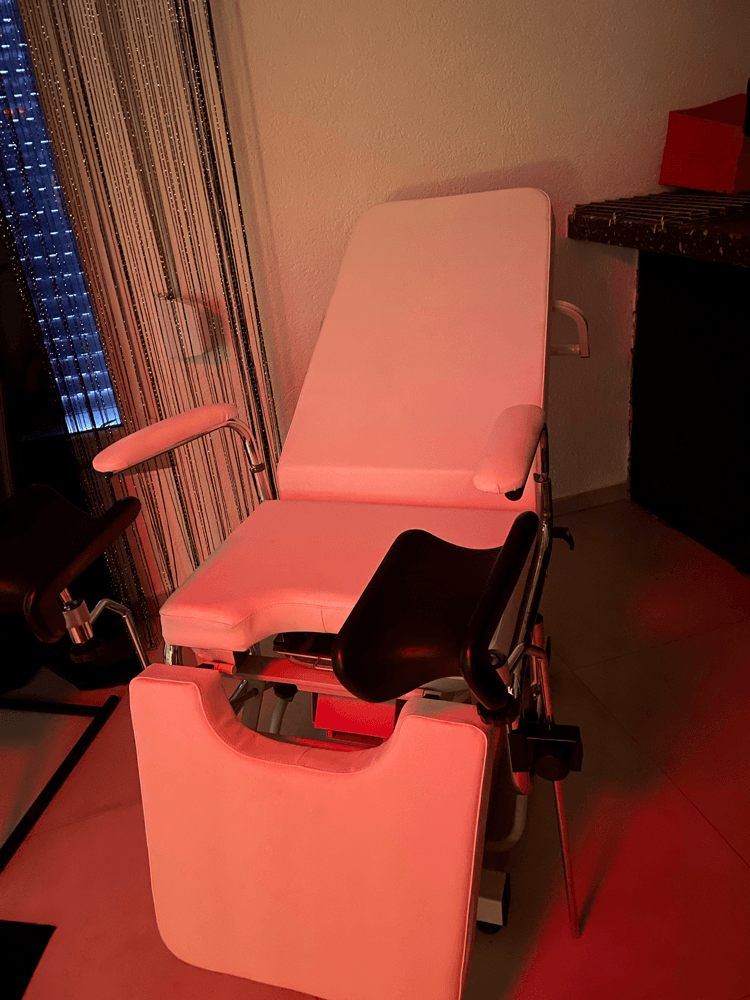 Friends By Michelle - Erotic Massage in Dietzenbach, Germany