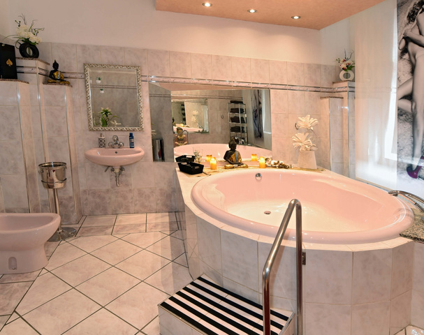 Salon Cora - Erotic Massage in Duisburg, Germany